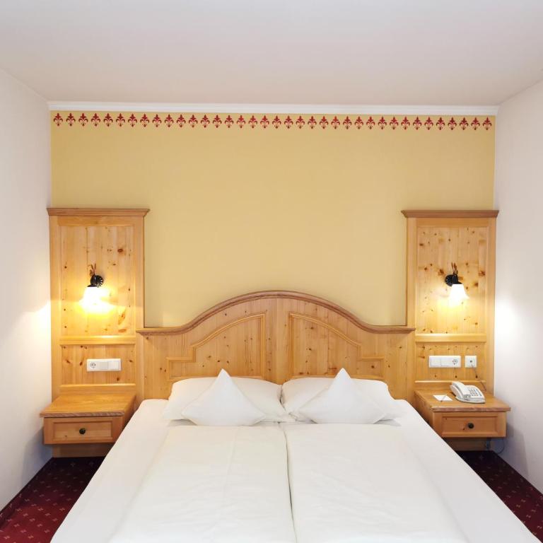 Hotel Angerwirt COSY HOLIDAY HOME - Doppelzimmer mit Balkon - 1