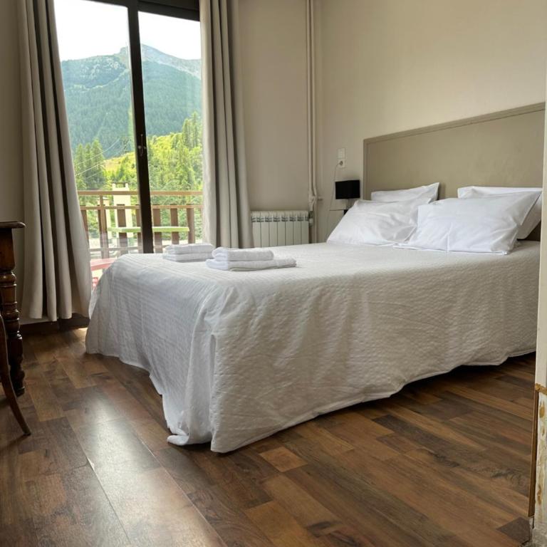 Hotel Edelweiss - Chambre Double ou Lits Jumeaux avec Balcon - Vue sur Pistes de Ski - 2