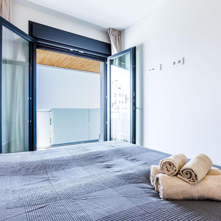 A&N Ocean Breeze Retreat with Pool Torre del Mar - Apartment with Balcony - 28