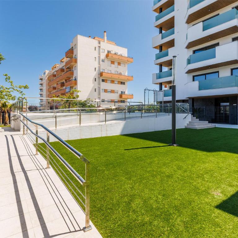 A&N Ocean Breeze Retreat with Pool Torre del Mar - Apartment with Balcony - 47