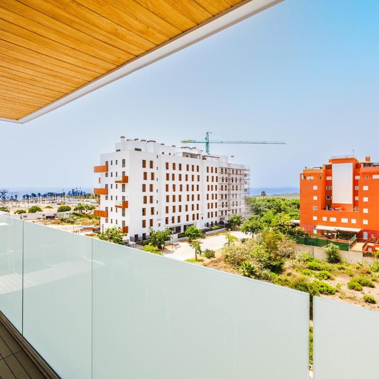 A&N Ocean Breeze Retreat with Pool Torre del Mar - Apartment with Balcony - 51