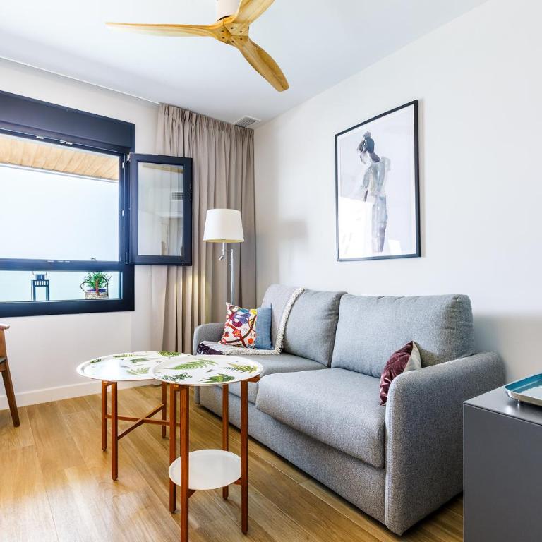 A&N Ocean Breeze Retreat with Pool Torre del Mar - Apartment with Balcony - 54