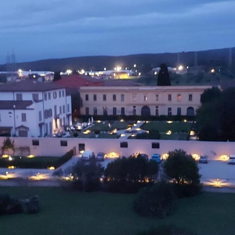 LA VILLA APARTMENTS - Convenient for Sardinia and Corsica - 4-5 beds -Private Parking included with Camera - Appartamento con 2 Camere da Letto - 19
