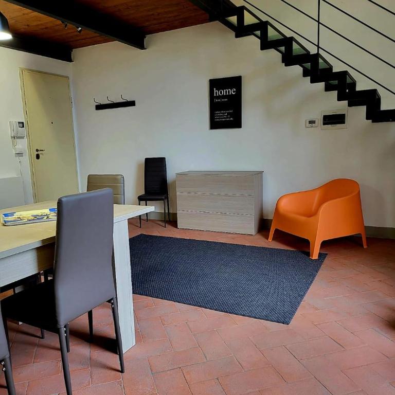 LA VILLA APARTMENTS - Convenient for Sardinia and Corsica - 4-5 beds -Private Parking included with Camera - Appartamento con 2 Camere da Letto - 5
