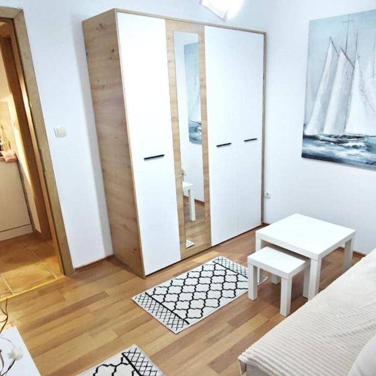 Smile - One-Bedroom Apartment - 1
