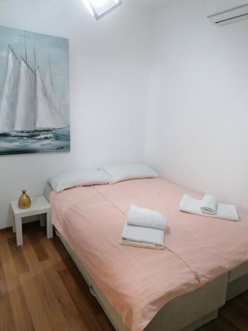 Smile - One-Bedroom Apartment - 3