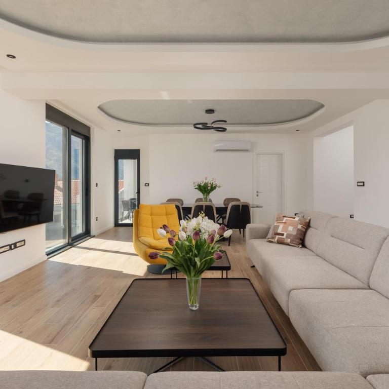 Berge Apartments - Three-Bedroom Apartment - 2