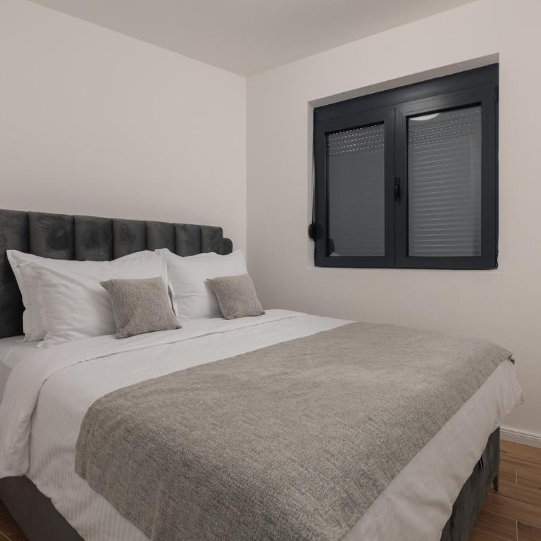 Berge Apartments - Two-Bedroom Apartment - 8