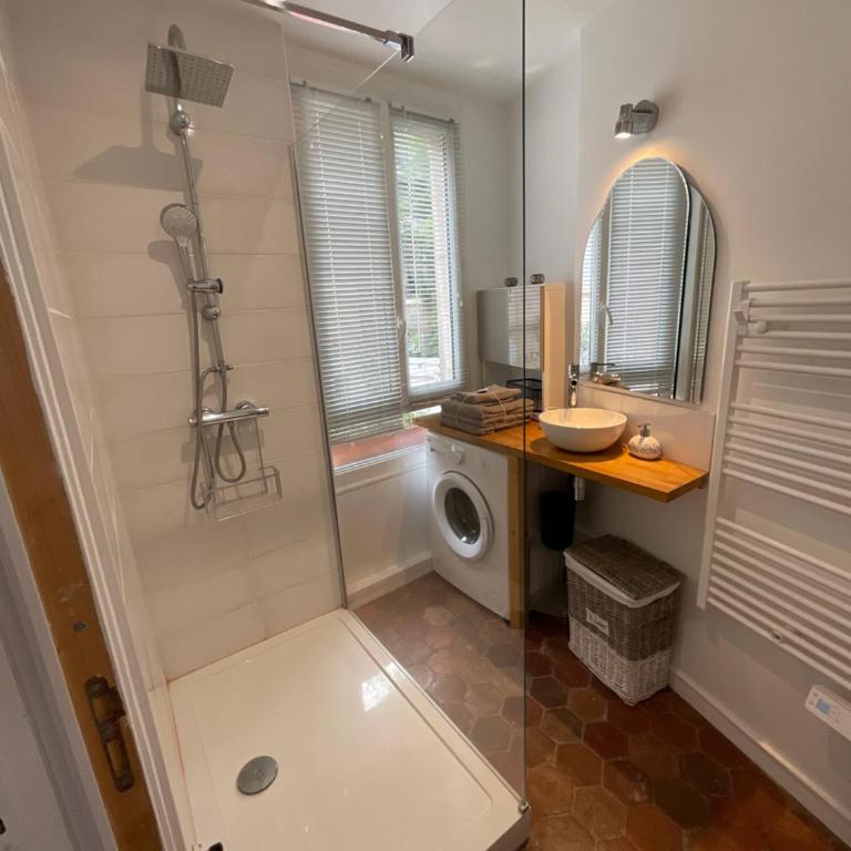 Petite Bulle - One-Bedroom Apartment - 12