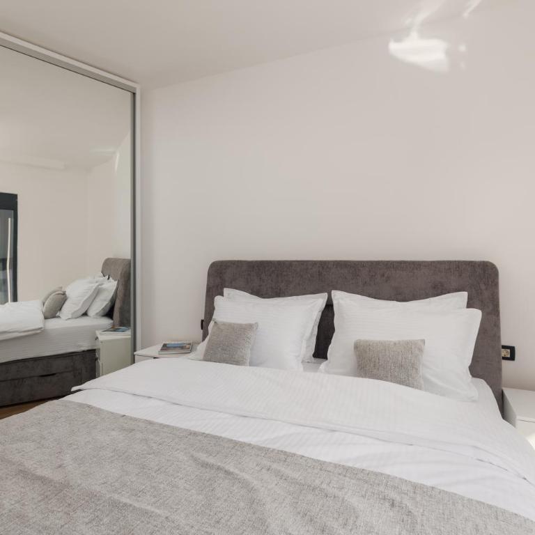 Berge Apartments - Three-Bedroom Apartment - 7