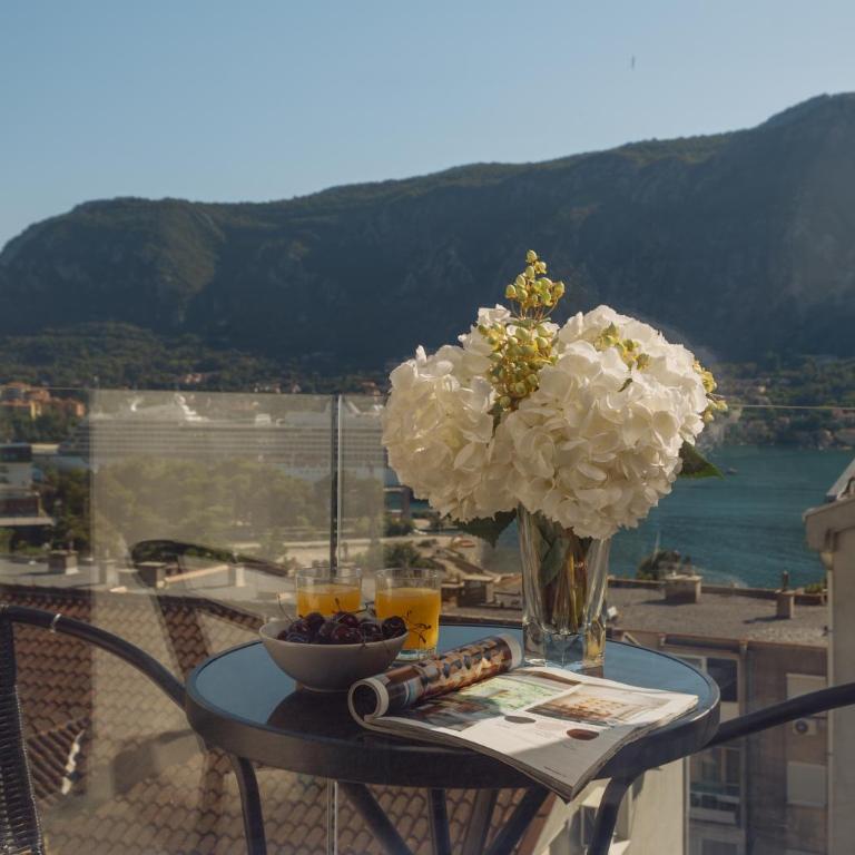 Berge Apartments - Three-Bedroom Apartment - 12