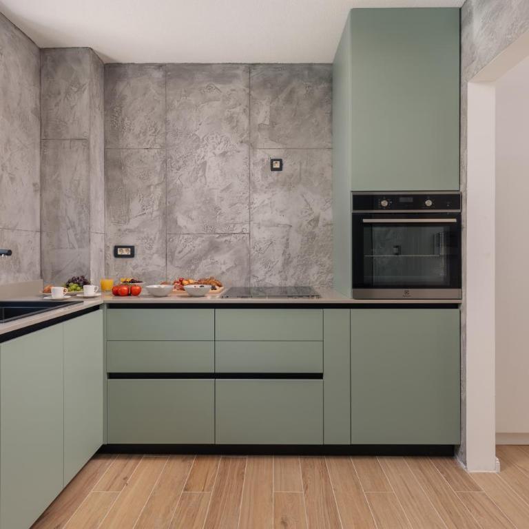 Berge Apartments - Three-Bedroom Apartment - 10