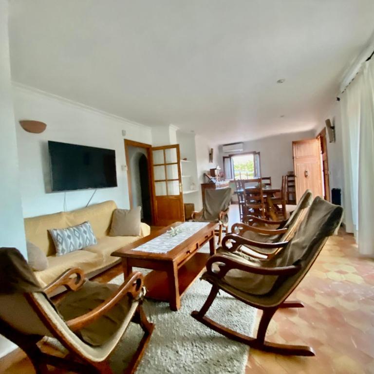 ULLAL - Rural Charm-AGRITOURISM approx 65000 meters PLUS PRIVATE MOUNTAIN villa and Outdoor Adventure Agritourism Apartment EQUIPATED - Private Mountain Path approximately 5 minutes walking from the beach -Ideal for relaxation - Apartamento de 3 dormitorios - 6