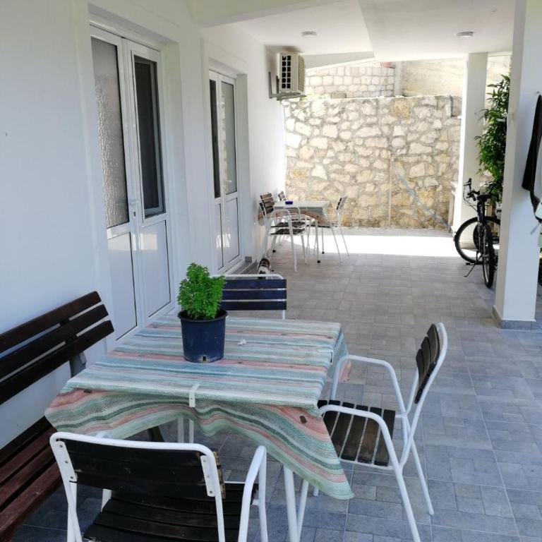 Apartments Ivana - Apartment with Garden View - 16