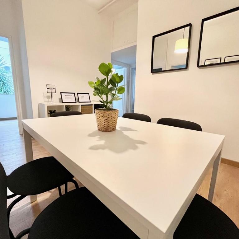VATICAN VIBES - Three-Bedroom Apartment - 41