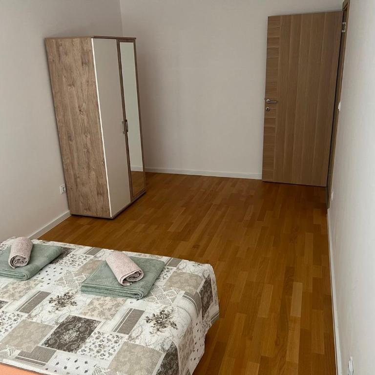 Apartment Ljalja - Two-Bedroom Apartment - 20