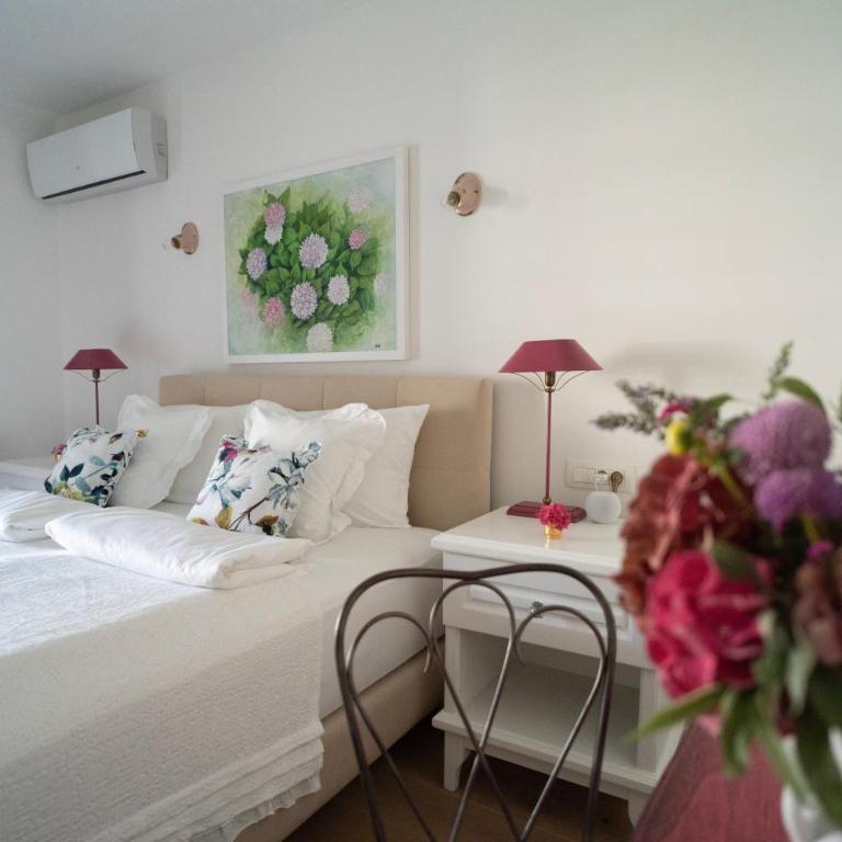 Nomad Rooms - Deluxe Double Room with Balcony - 29