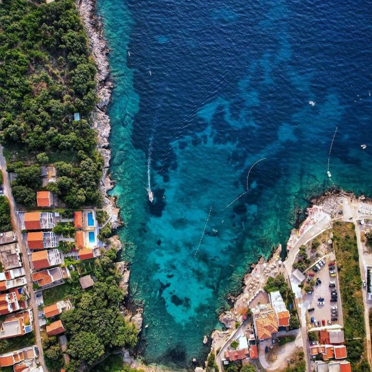 Cold Bay Mansion Luxury Sea View Suites - One-Bedroom Apartment - 8