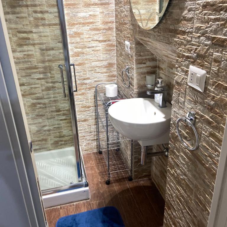 Casa vacanza La Collegiata - Three-Bedroom Apartment - 17