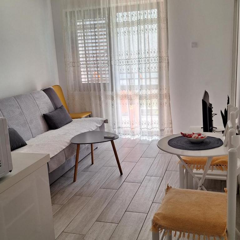 Bonaca Apartments - One-Bedroom Apartment - 3