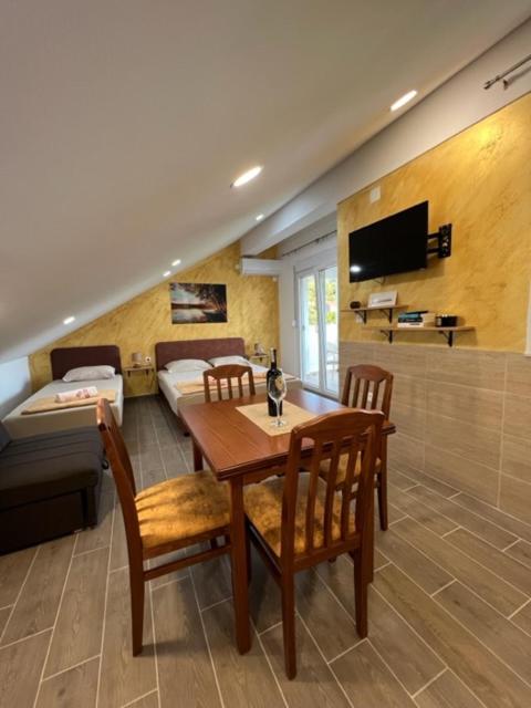Apartment ĆIRO - One-Bedroom Apartment - 15