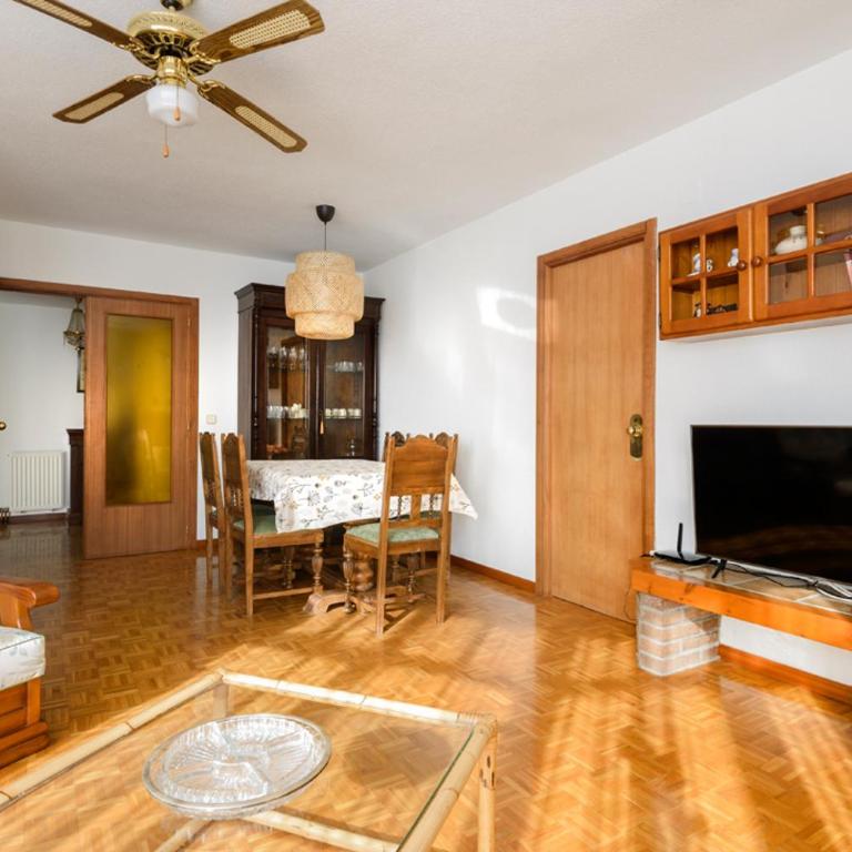 Alojamiento Turístico Calle Mayor Jaca - Apartamento de 3 dormitorios - 2