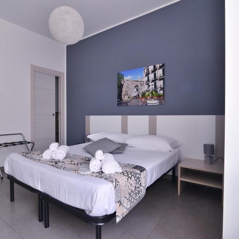 B&B Le Porte Del Centro - Camera Matrimoniale/Doppia con Letti Singoli con Bagno Privato - 4