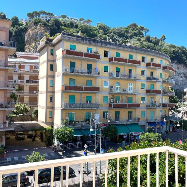 Sorrento Street View - Double Room with Balcony - 2