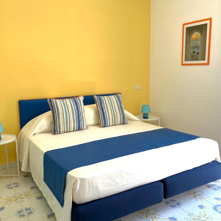 Sorrento Street View - Double Room with Balcony - 1