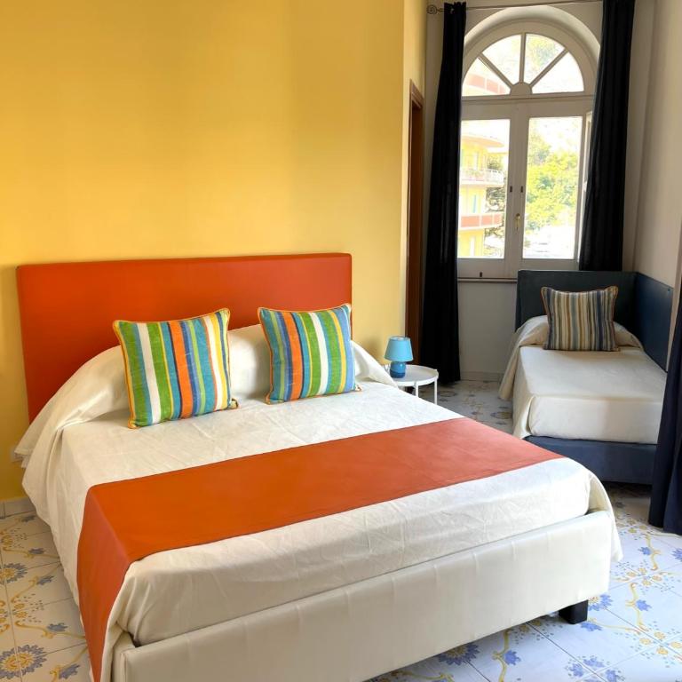 Sorrento Street View - Superior Triple Room - 1