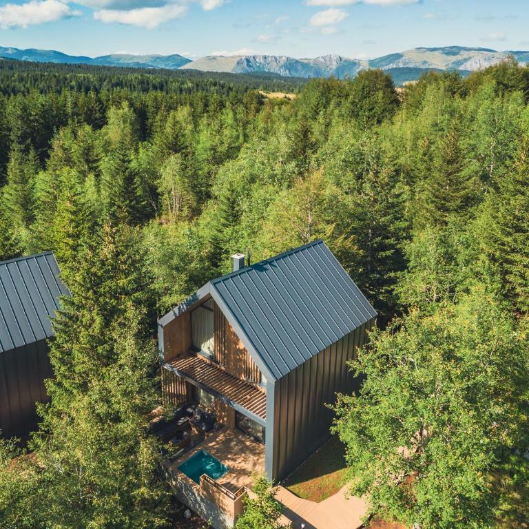 MONTE PINE CHALETS - Two-Bedroom Chalet - 2