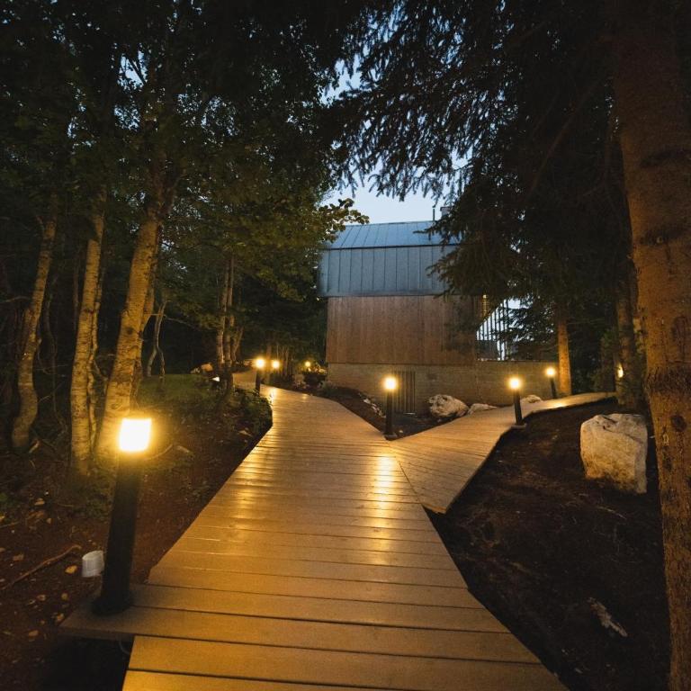 MONTE PINE CHALETS - Two-Bedroom Chalet - 29