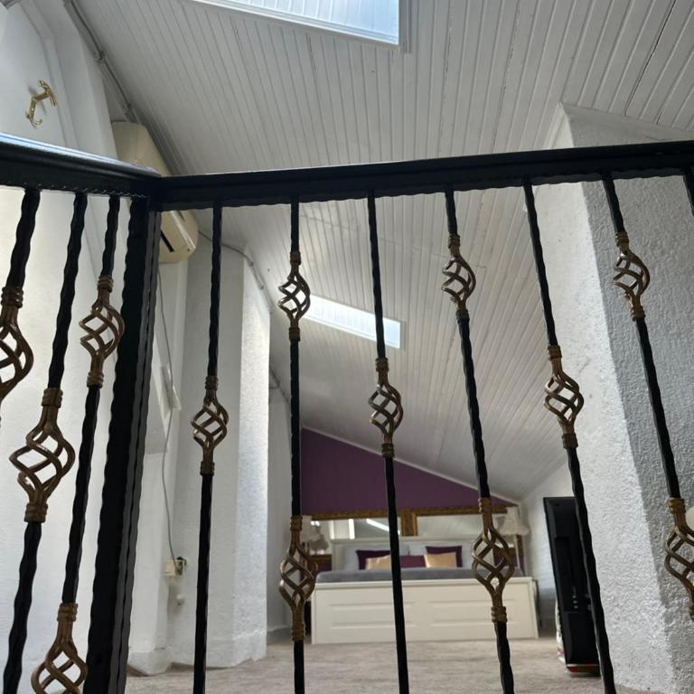 Royal Romance - Two-Bedroom Apartment - 10