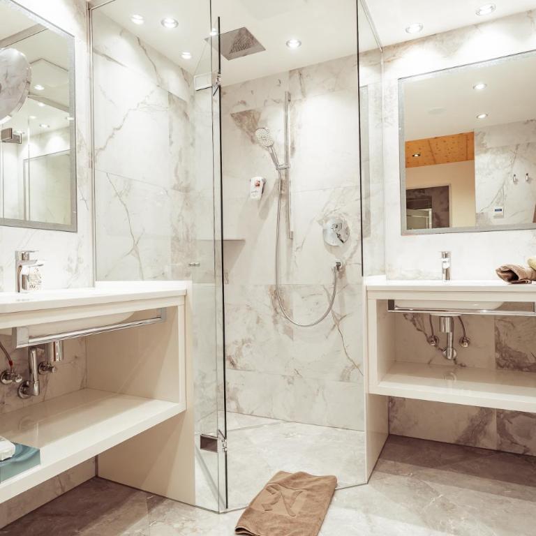 Hotel Neuhintertux 4 Sterne superior - Deluxe Doppelzimmer - 12