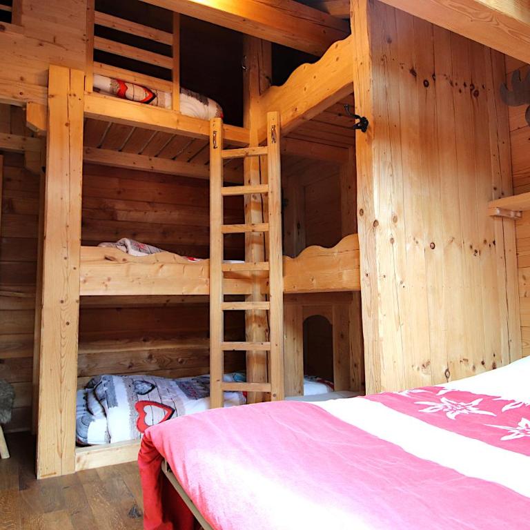 Prestigious 18 Person Chalet with Pool and Jacuzzi - Chalet - 16