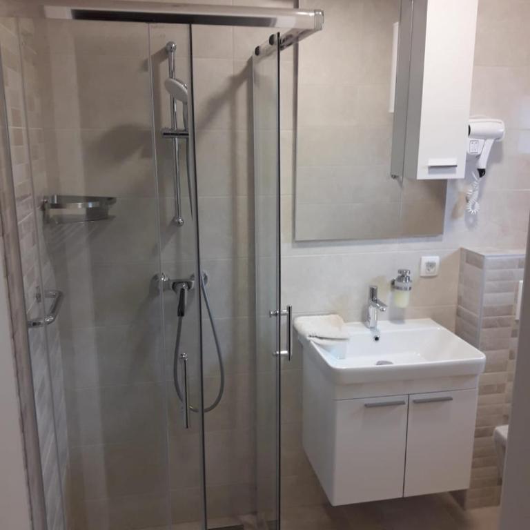 Portofino sobe Mostar - with free parking - Double Room - 5