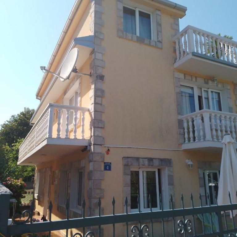 Krasici Sunhouse - Kuća sa 3 Spavaće Sobe - 1