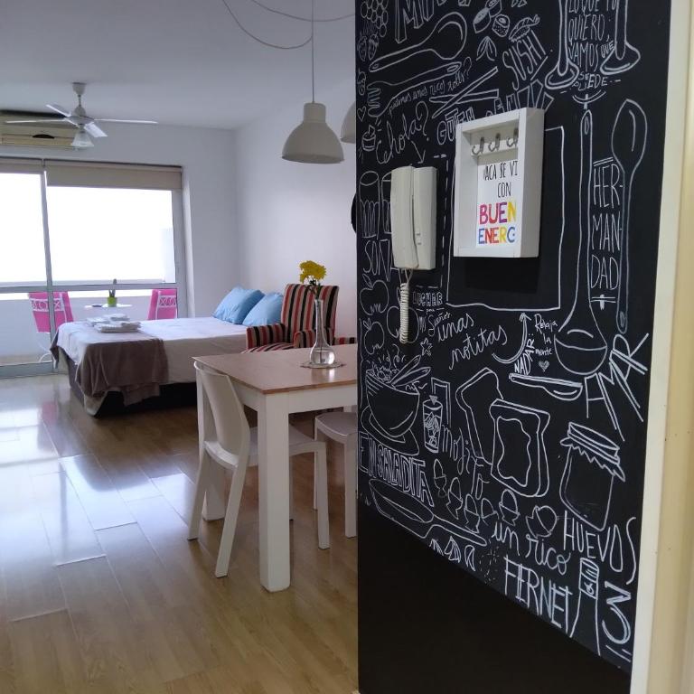 Cerca de todo-cómodo y funcional - One-Bedroom Apartment - 32