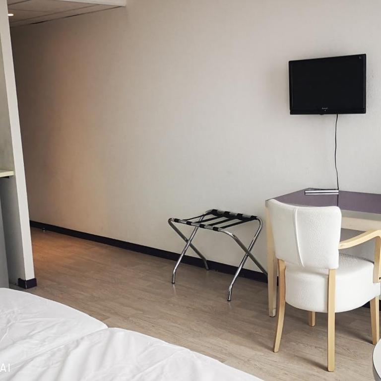 Studio 24m2 au 4ème étage ascenseur à côté de la Gare SNCF, wifi 5G - One-Bedroom Apartment - 9