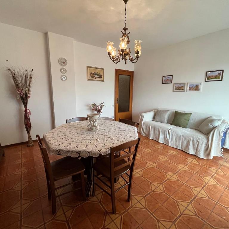 Appartamento Incantevole a Follonica Mare- 5 posti - Appartamento con 2 Camere da Letto - 2