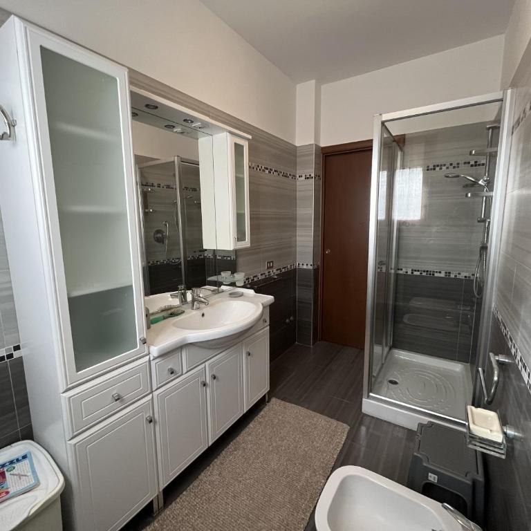 Appartamento Incantevole a Follonica Mare- 5 posti - Appartamento con 2 Camere da Letto - 10