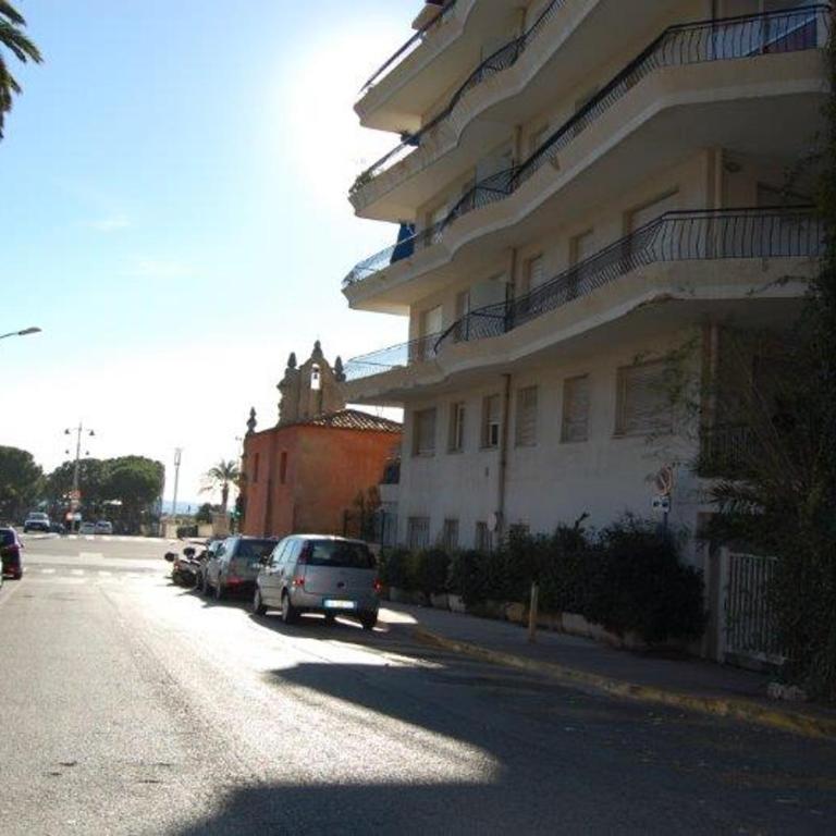 Appartement calme 2P refait à neuf avec terrasse et WiFi à Menton - FR-1-196-340 - Apartamento - 2