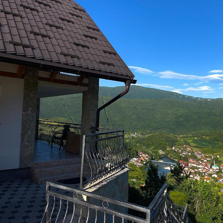Villa Ostrovica - Three-Bedroom Villa - 17