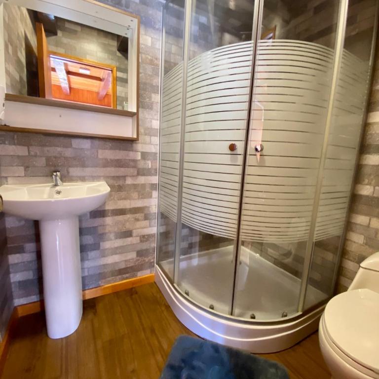 Hostal Caulle - Habitación Doble con baño privado - 1 o 2 camas - 3