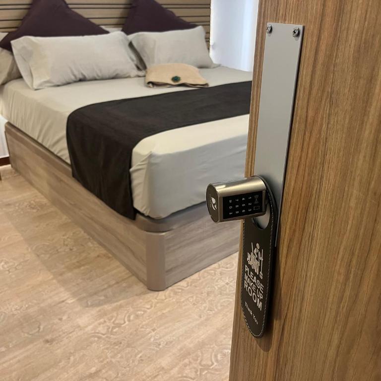Emilysuites - Malaga Centro Historico - Deluxe King Room - 2