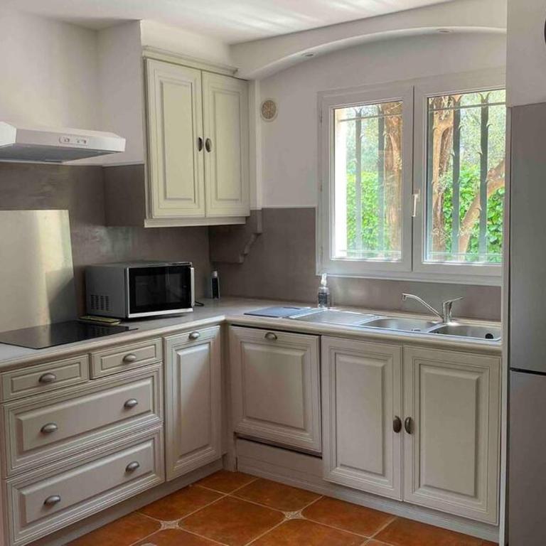La maison aux oliviers - Three-Bedroom House - 18