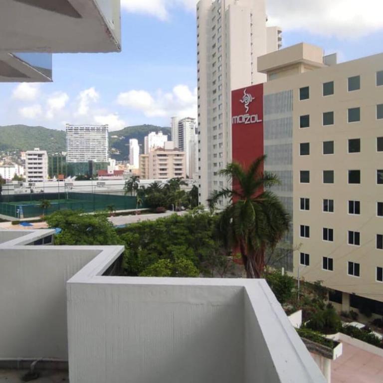 Fresca estancia en zona Dorada con Alberca/Playa! - One-Bedroom Apartment - 2