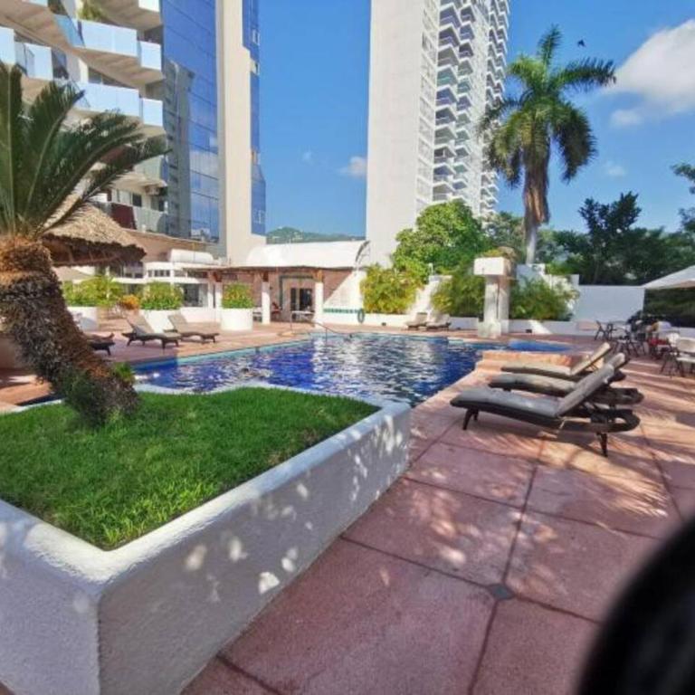 Fresca estancia en zona Dorada con Alberca/Playa! - One-Bedroom Apartment - 6