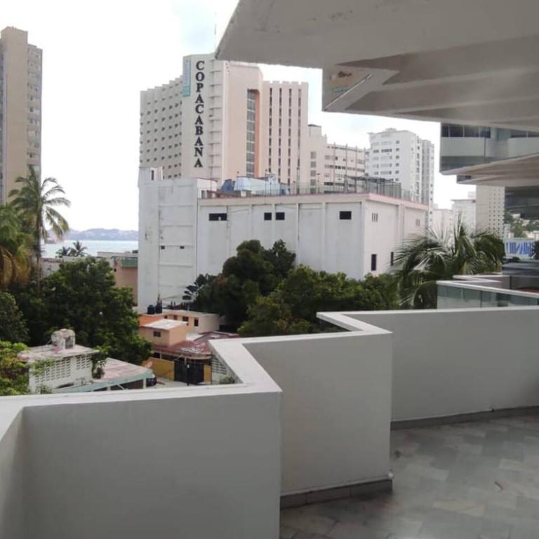 Fresca estancia en zona Dorada con Alberca/Playa! - One-Bedroom Apartment - 8