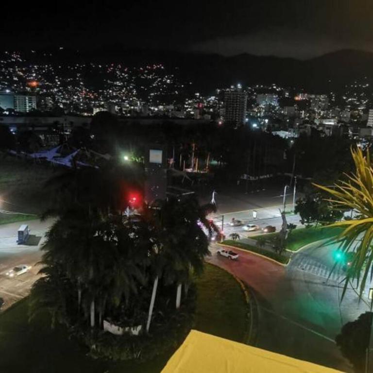 Fresca estancia en zona Dorada con Alberca/Playa! - One-Bedroom Apartment - 9